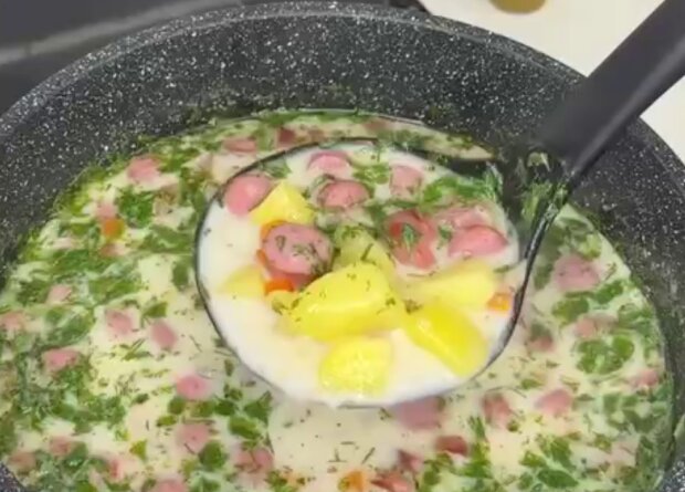 Вершковий суп з ковбасками, кадр з відео