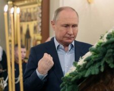 Запухшее лицо и двойные каблуки: в сети показали больного Путина на рождественской службе в церкви