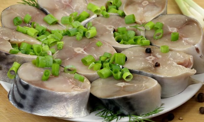 Скумбрія легкого посолу