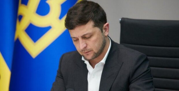На кону будущее Украины: Зеленский выполнил главное обещание. Закон уже подписан
