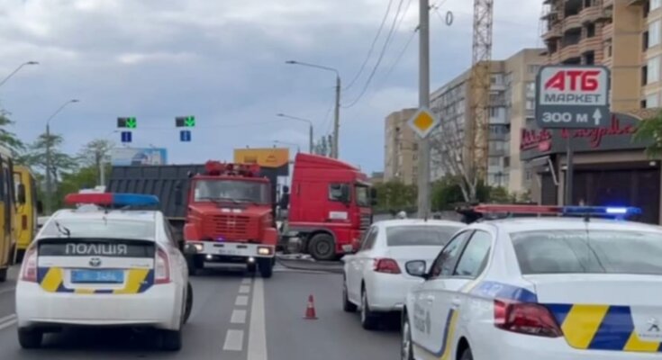 Грузовик, полиция, ДТП, фото: Нацполиция