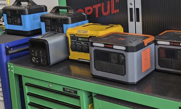 Зарядні станції, зображення з вільних джерел