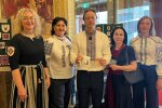 Маленький шеврон — велика історія України: проєкт "Вишитий шеврон-оберіг" представили понад 130 дипломатам у Відні