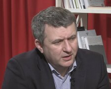 Юрий Романенко рассказал о новых схемах на трассах: "Ставят шлагбаумы и вы обязаны платить. Вот вам и "Велике будівництво"