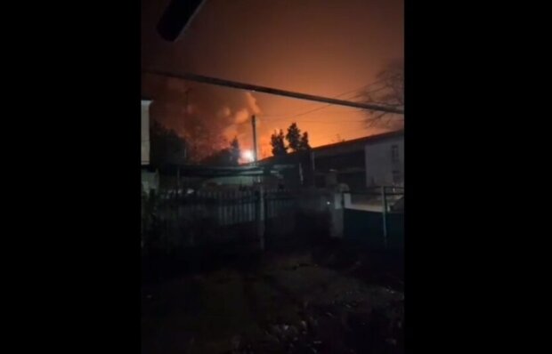 Огонь был видел на материковой Украине: в Крыму горели казармы с «мобиками»