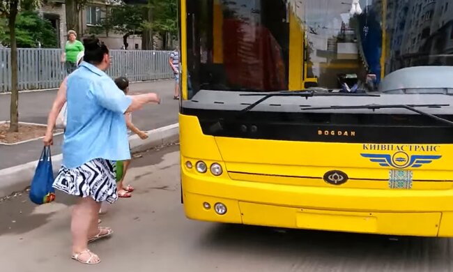 Блокировка транспорта во время тревоги: власти Киева дали разъяснение
