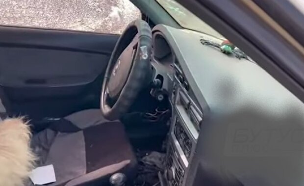 Харьковская трасса: россияне расстреляли множество гражданских машин. Видео
