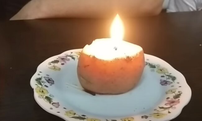 Горітиме весь день: як зробити перевірену свічку з картоплі та звичайної олії