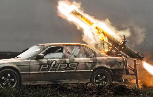 BMW 7 Series з ракетами, кадр з відео