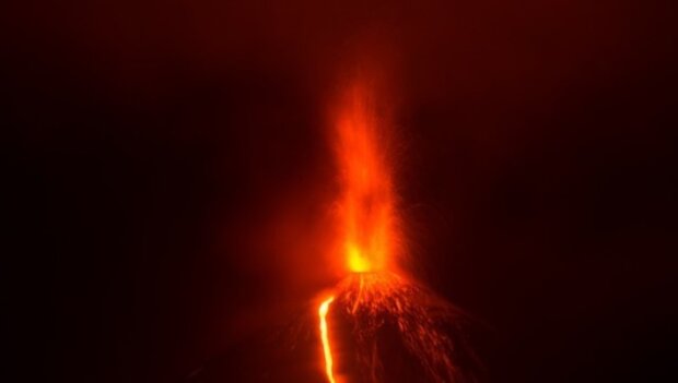 Извержение вулкана, фото: youtube.com