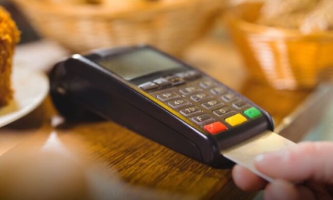 Экономьте наличку! Украинцев срочно предупредили. Что нужно знать