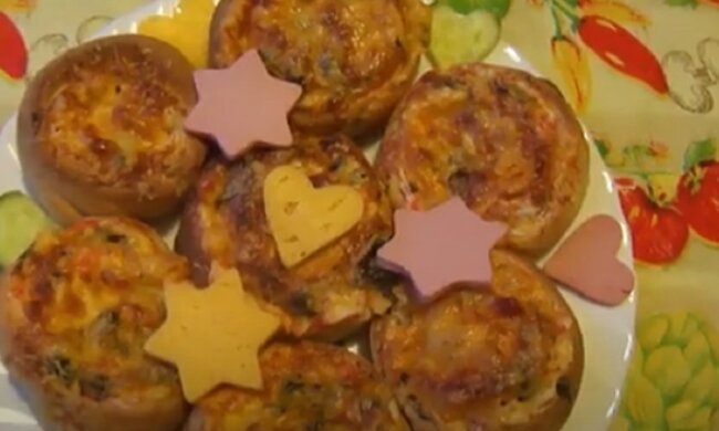 Крабовые рулетики в слоеном тесте