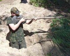 Лукашенко приказал стрелять лопатами по Украине. Появилось фото
