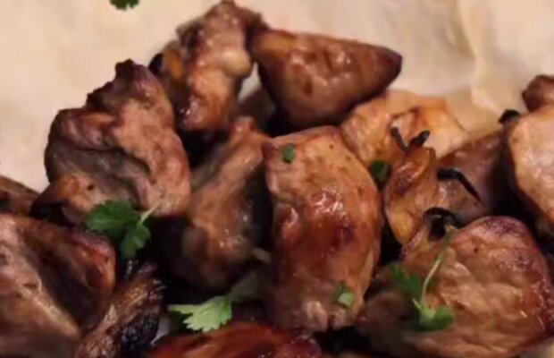 Шашлик в аерогрилі, кадр з відео