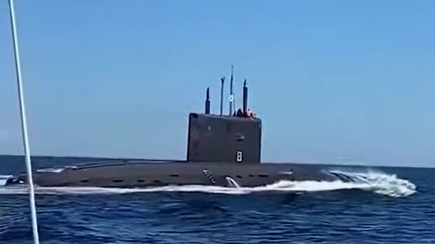 В Севастополе войска РФ срочно снаряжают "адские" подводные лодки. Что известно
