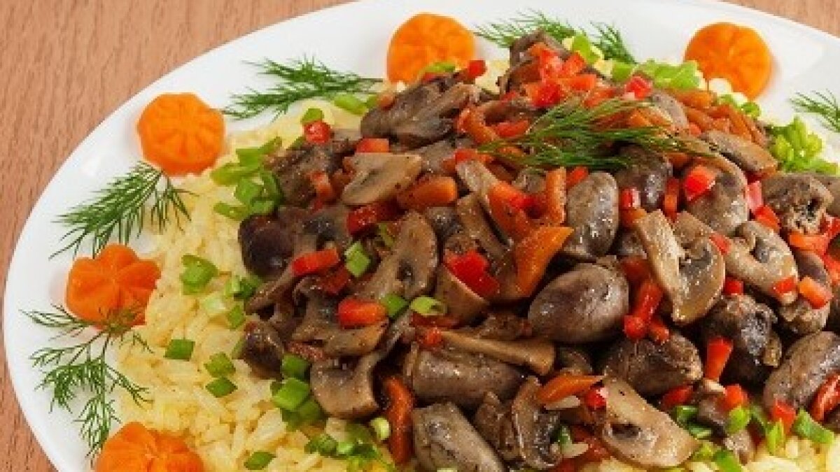 Как приготовить рассыпчатый плов с куриными сердечками. Рецепт. Hyser.com.ua