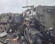 Це знак із небес: колона російської техніки потрапила в аварію на Кримському мосту
