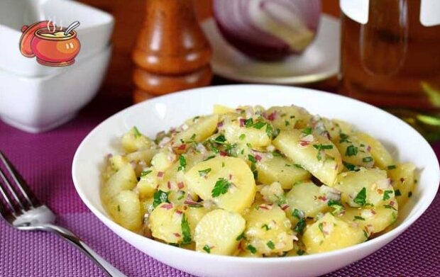 Блюдо на все случаи жизни: как приготовить французский картофельный салат