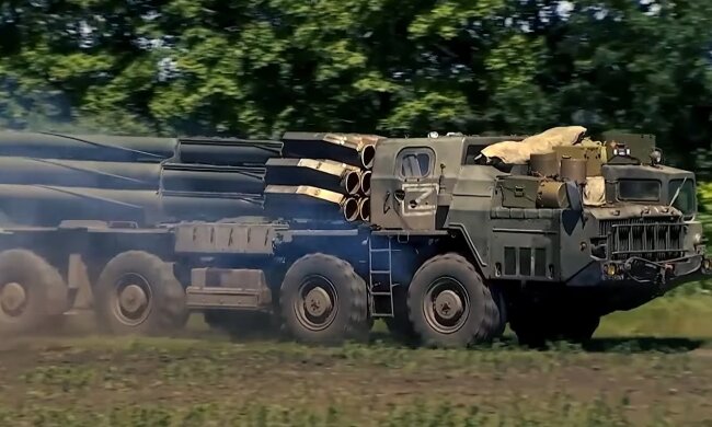 "Спите неспокойно": Ким показал остатки российских "Смерчей" и обратился к оккупантам