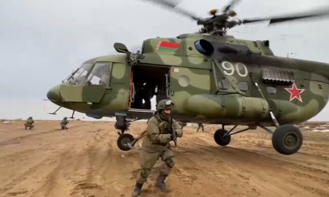 Білорусь готується переходити на режим воєнного часу, вже зганяють людей