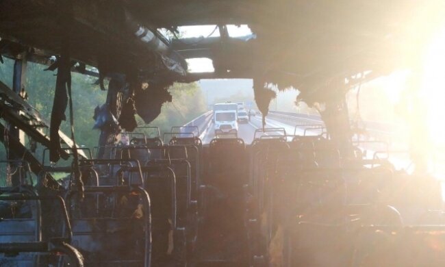 На Львовщище в автобусе начался пожар, фото: youtube.com