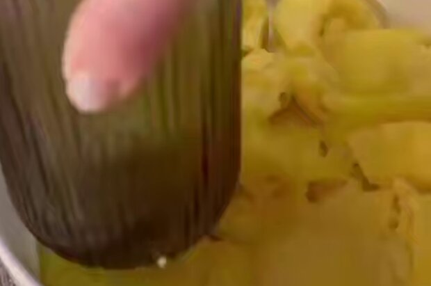 Картопляна запіканка з куркою, кадр з відео