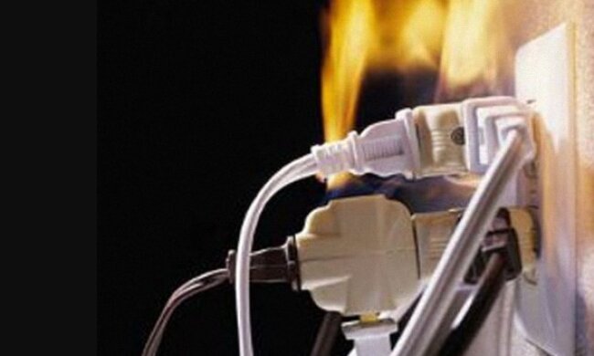 Береженого Бог береже. Що потрібно зробити, щоб під час відключення електроенергії не згоріла побутова техніка