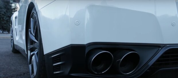 Як виглядає найсмішніший тюнінг для суперкара: власник переробив Nissan GT-R на "свій смак"