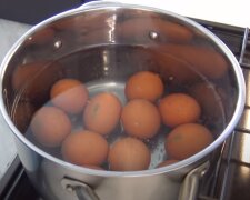 Варені яйця: скрін з відео