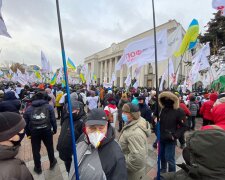 Негодующие украинцы "штурмуют" Раду, терпение лопнуло окончательно