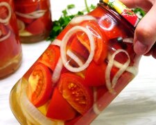 Мариновані помідори фінською, фото: youtube.com