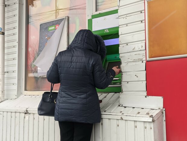 Банки взбунтовались: украинцы столкнулись с необычной проблемой. Что нужно знать
