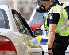 "А може, ви зникли?": адвокат розповів про хитрощі поліції під час зупинки водіїв