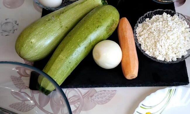 Вкуснее вы еще не пробовали: рецепт молодых кабачков с творогом