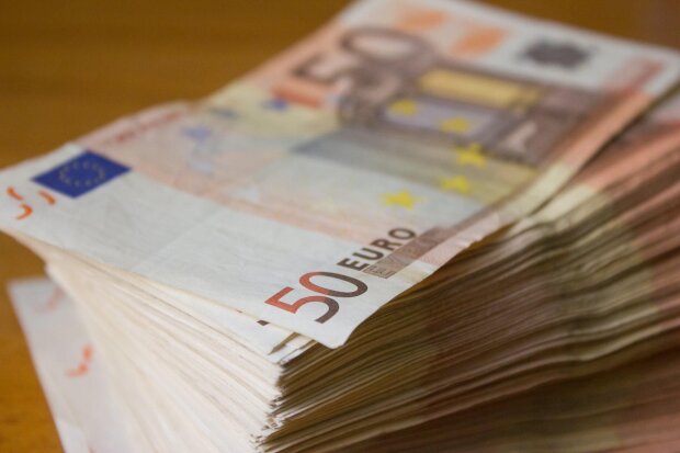 Можно получить 10 тысяч евро: украинцев обрадовали новой европейской помощью