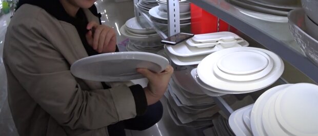 Предупредите близких: в Украину завезли опасную посуду из Китая. Уже отзывают целые партии