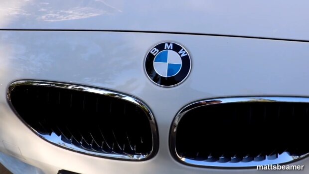 Автомобиль BMW. YouTube