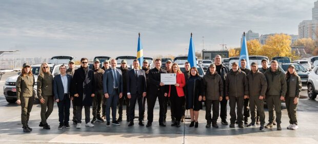Швеція та ПРООН передали Україні 10 міні-лабораторій для оцінки шкоди довкіллю