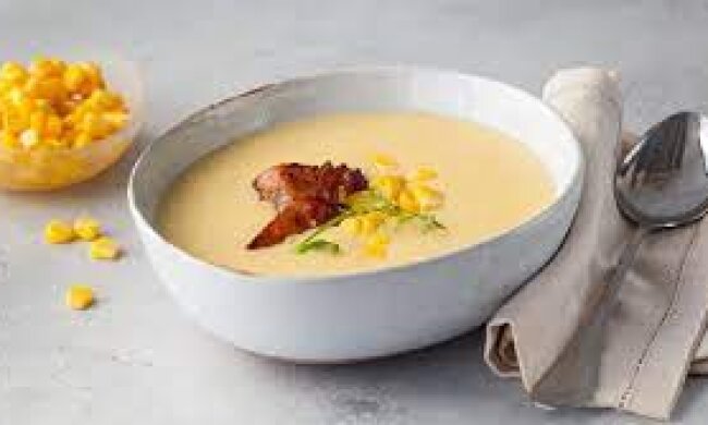 Его захочется есть сразу двумя ложками: рецепт кукурузного крем-супа с крабовыми палочками