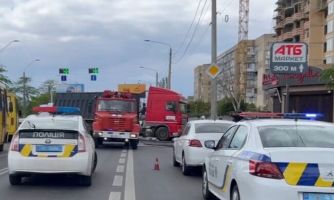 Грузовик, полиция, ДТП, фото: Нацполиция