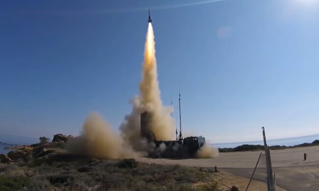 У Севастополі та Балаклаві гуркоче "бавовна": у мережах уже панікують