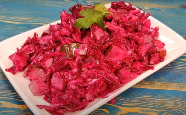 Нежный, сочный, полезный: деревенский салат из свеклы на каждый случай и к любому гарниру