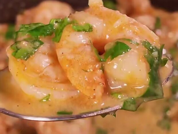 Креветки у пікантному соусі, кадр з відео
