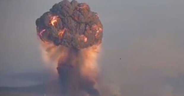 Мощный взрыв, фото: youtube.com