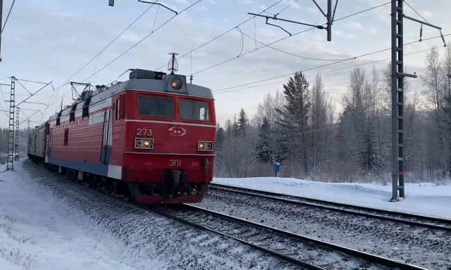 Первый этап воссоединения: «Укрзализныця» запускает поезда в Крым