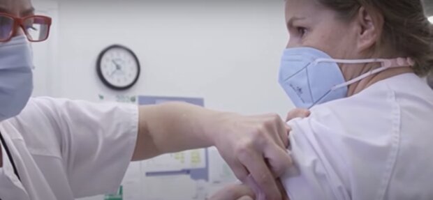 Массовая вакцинация от коронавируса в Украине: в Минздраве уже назвали сроки