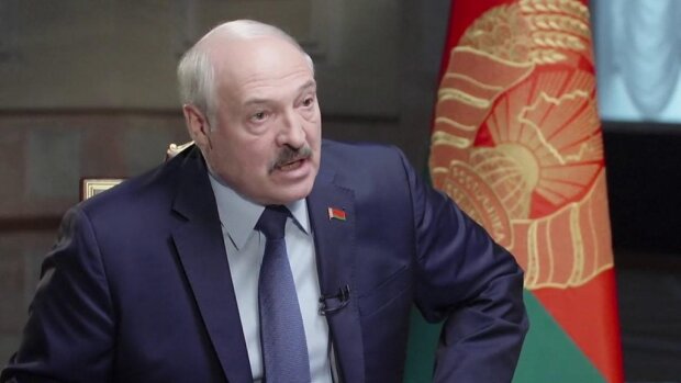 Вот и всплыло: Лукашенко наградил своих КГБистов за "успешную спецоперацию в Украине"