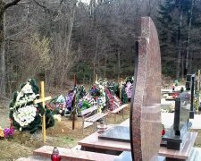 Гробы плавали вдоль могил: на Закарпатье затопило кладбище. Такое хочется развидеть