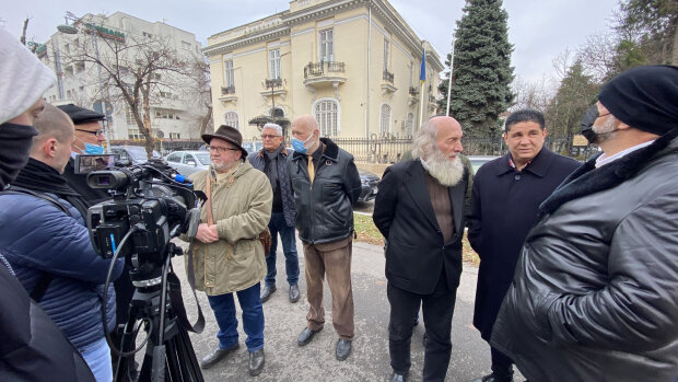 Журналисты закрытых телеканалов встретились в Бухаресте с представителями украинской диаспоры и рассказали о давлении на свободу слова