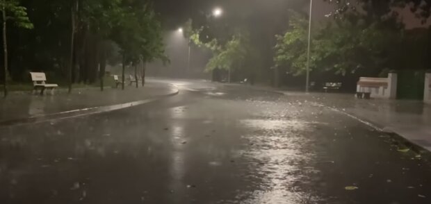 Дощі: скрін з Youtube-відео